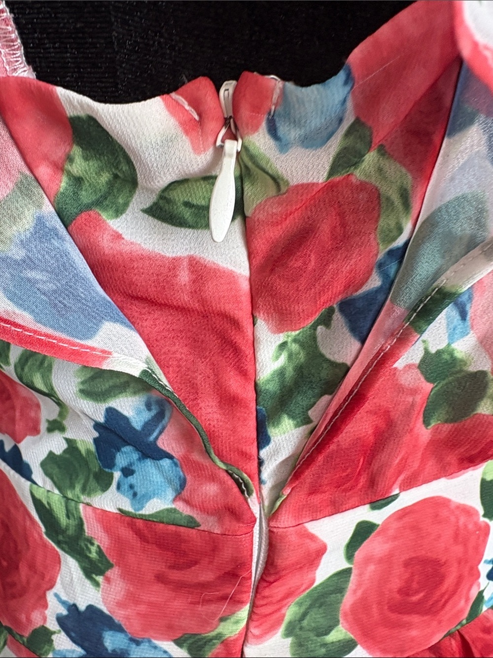 Vero Moda Red Floral Wrap-Style Mini Dress with Blue & Green Accents - Picture 5 of 10